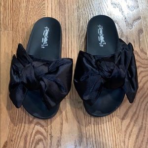 Jeffrey Campbell Jova Bow Slides